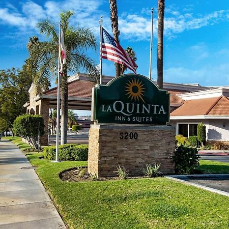 La Quinta By Wyndham Pomona Hotel Exterior photo